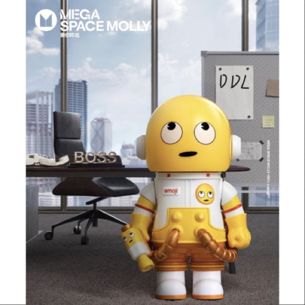 🌹 PopMart MEGA Space Molly Blind Box Emoji Series Yellow Figurine